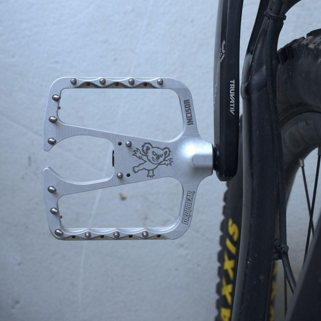 Large Silver Incisor Flat Pedal Set