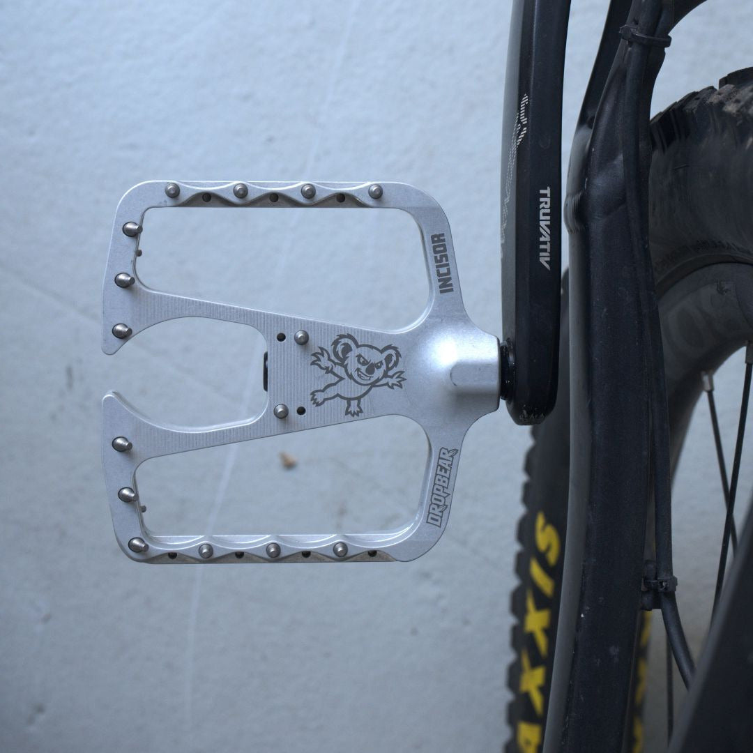 Silver Incisor Flat Pedal